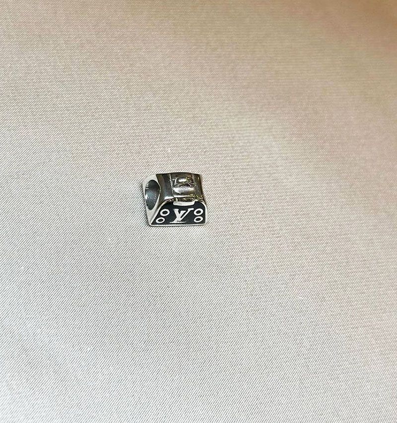 Pandantiv din argint cu email