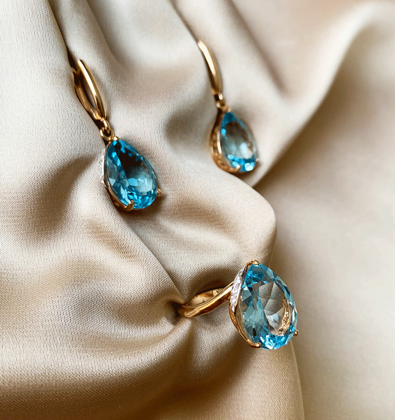 Rose gold set with topaz