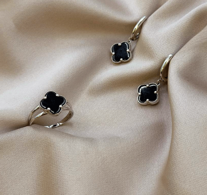 Сет из белого золота с ониксом