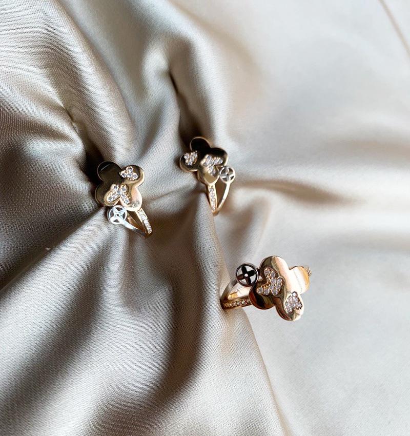 Rose gold set with zircon