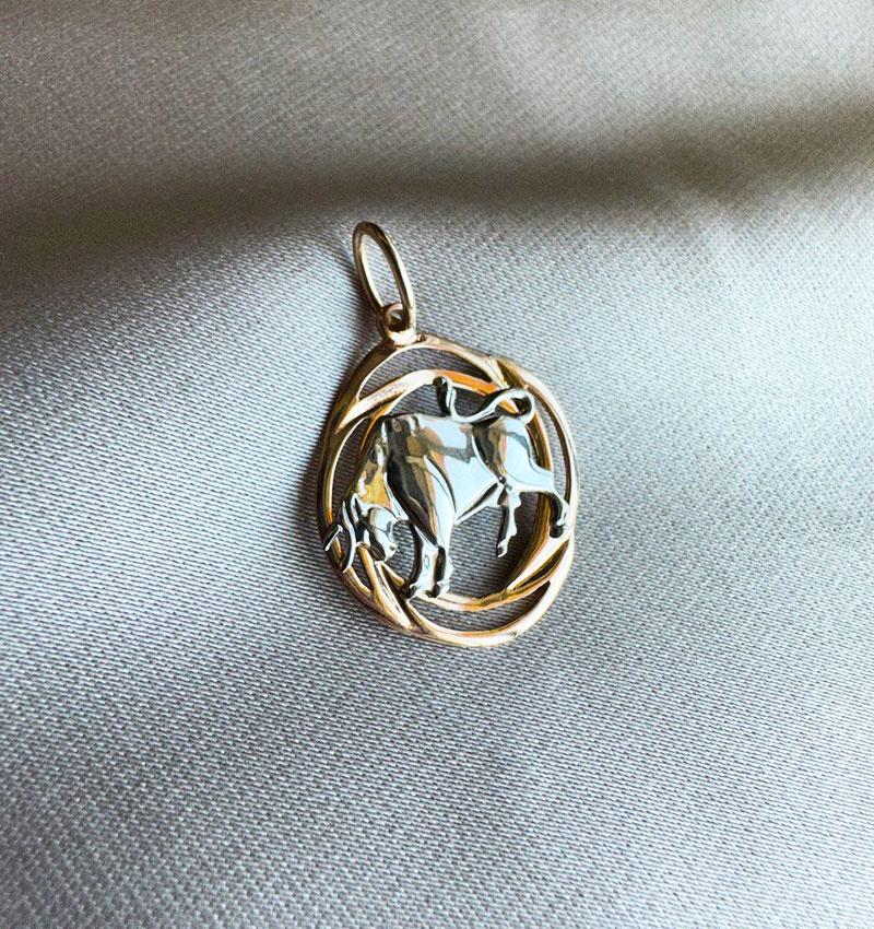 Pendentiv din aur roz