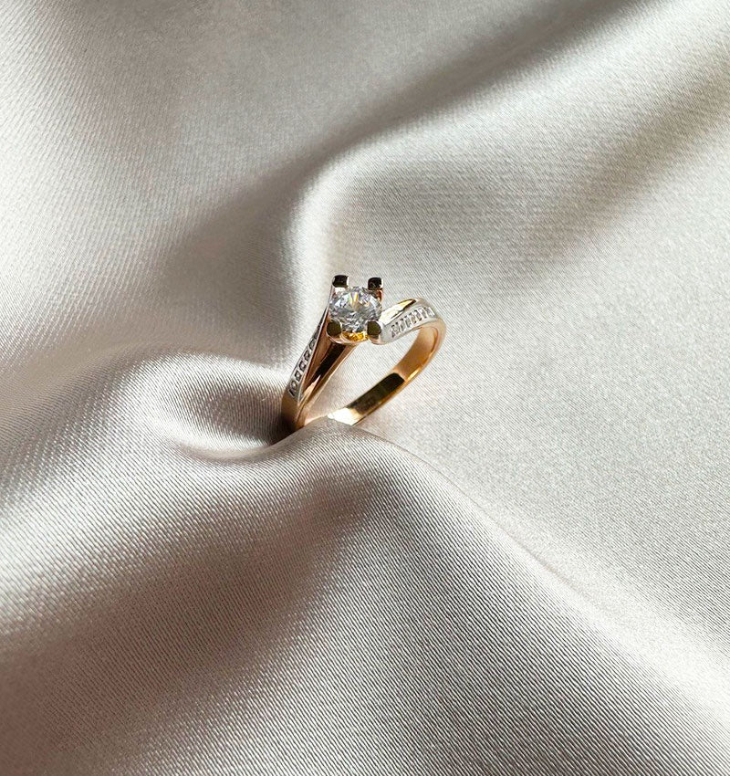 Rose gold engagement ring with zircon