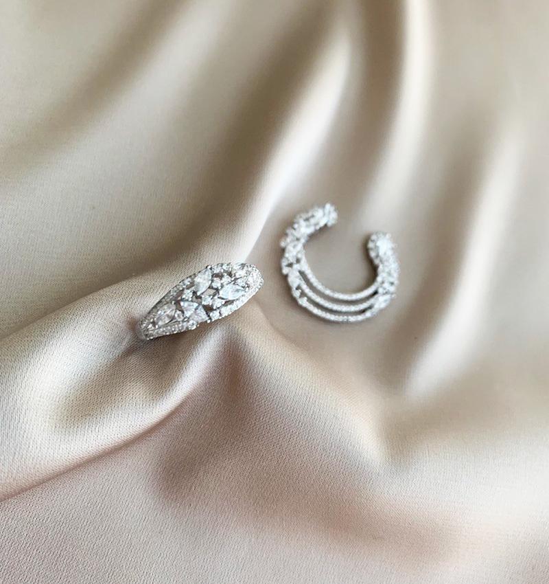 Silver set with zircon