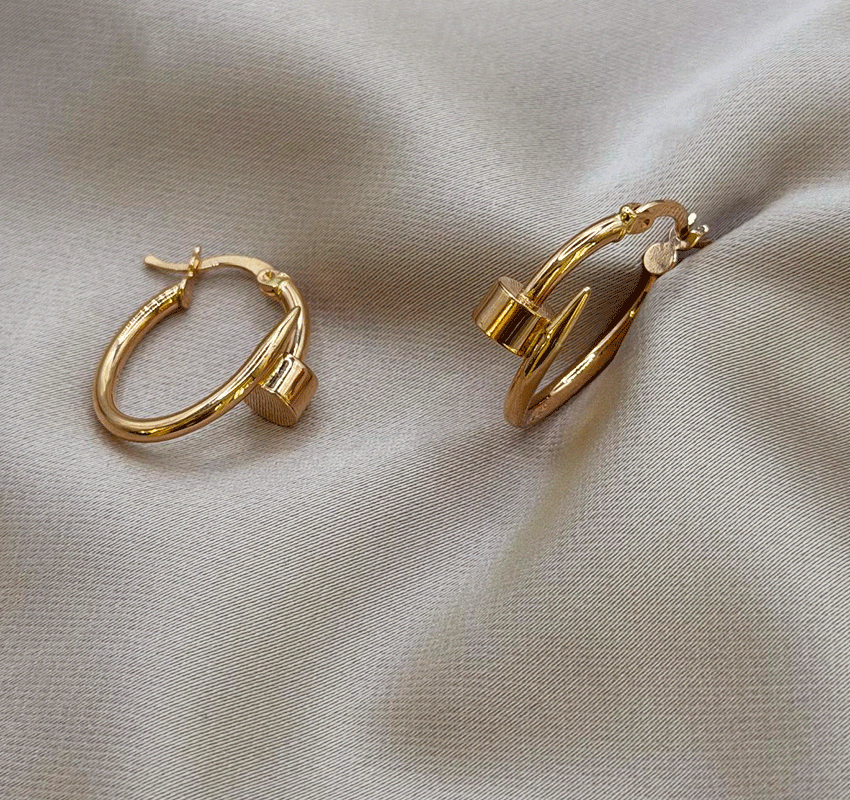 Rose gold earrings with zircon