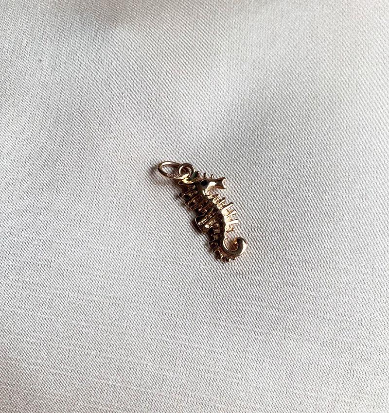 Подвеска из розового золота