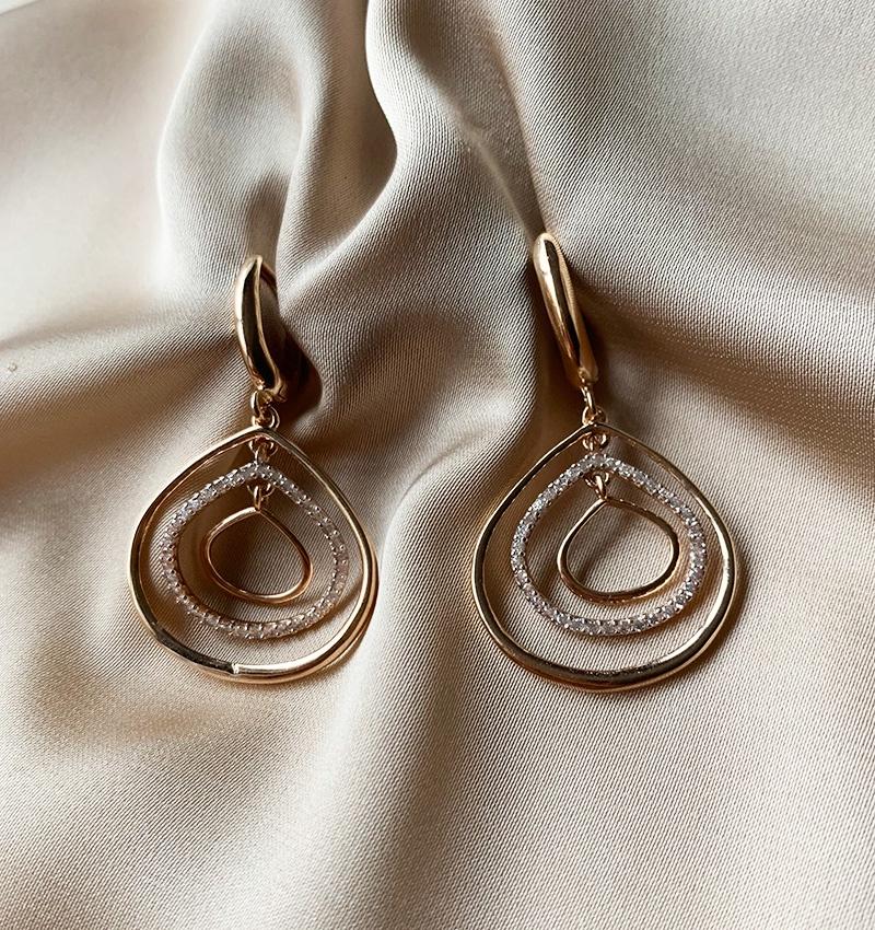 Rose gold earrings with zircon