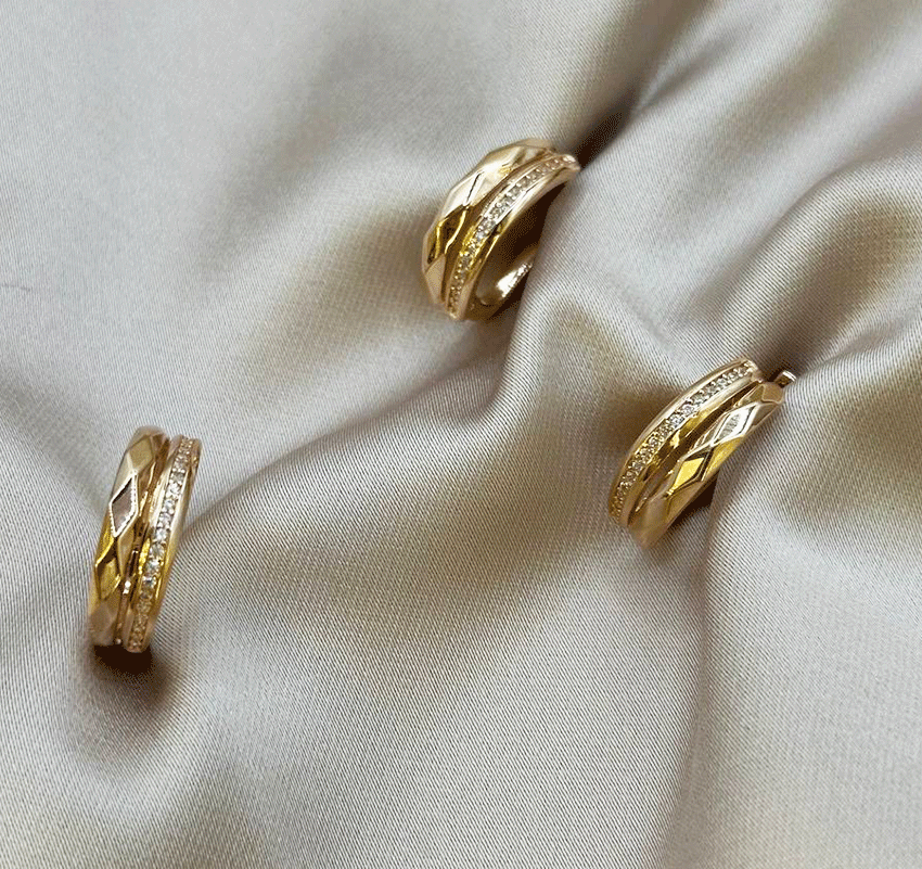Rose gold set with cubic zirconia