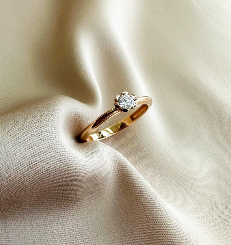 Помолвочное кольцо из розового золота