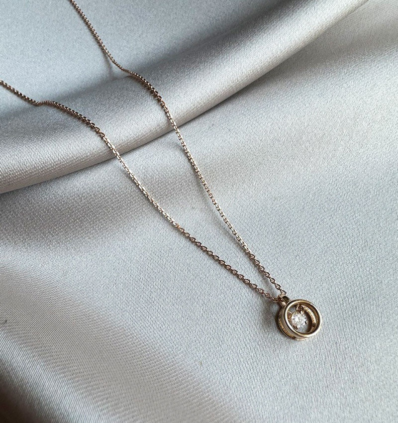 Colier din aur roz cu diamant de 0.1ct