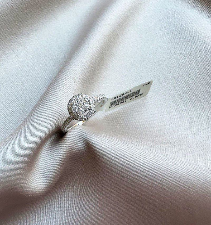 Кольцо из белого золота с бриллиантом 0.36ct