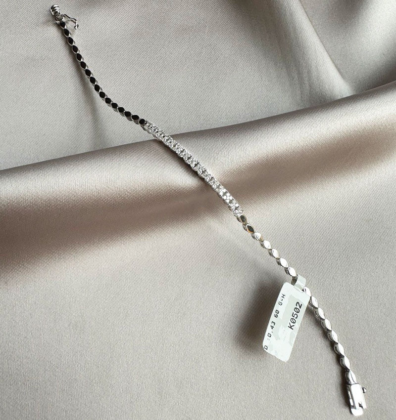 White gold bracelet with a 0.43ct diamond