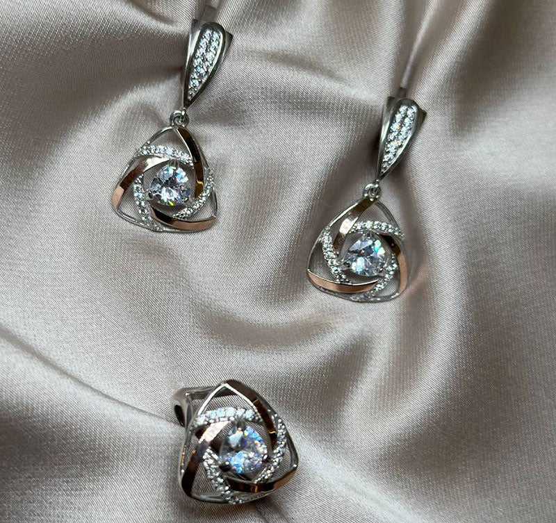 Сет из серебра с золотыми вставками с цирконом