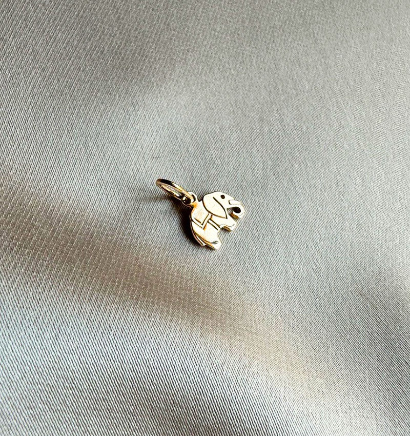 Pandantiv din aur roz