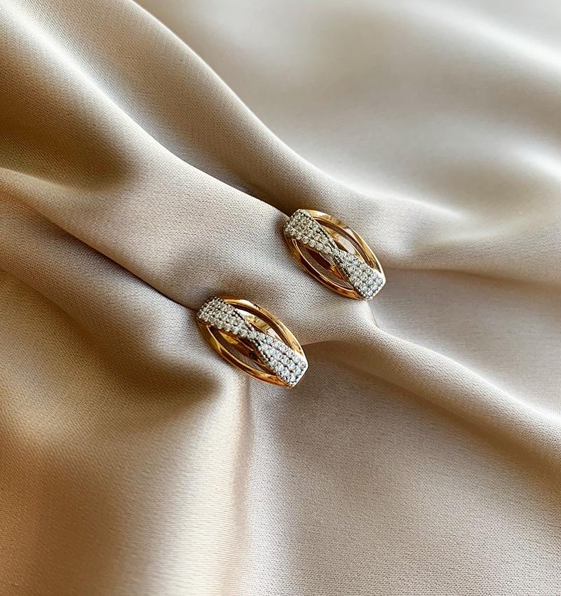 Rose gold earrings with zircon