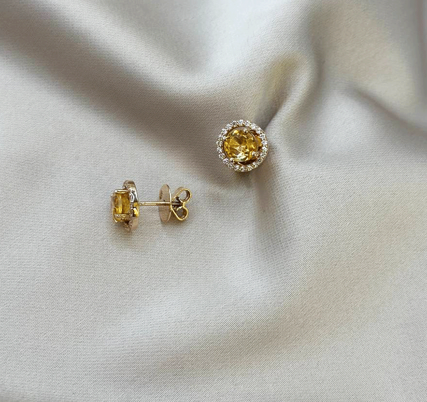 Rose gold earrings with zircon