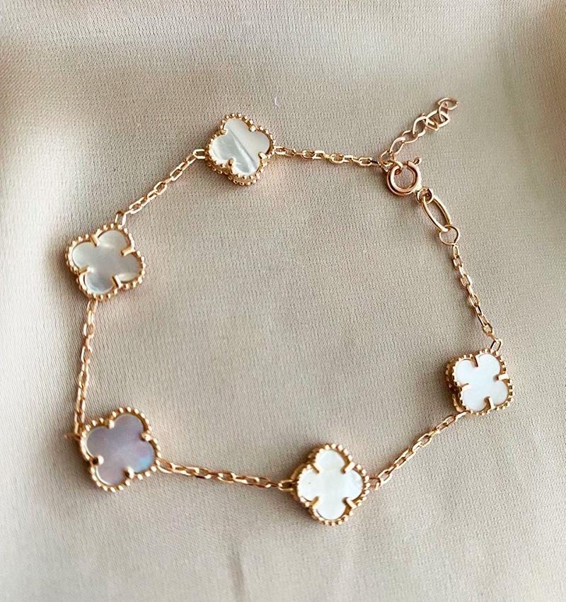Rose gold bracelet with mother of pearl
