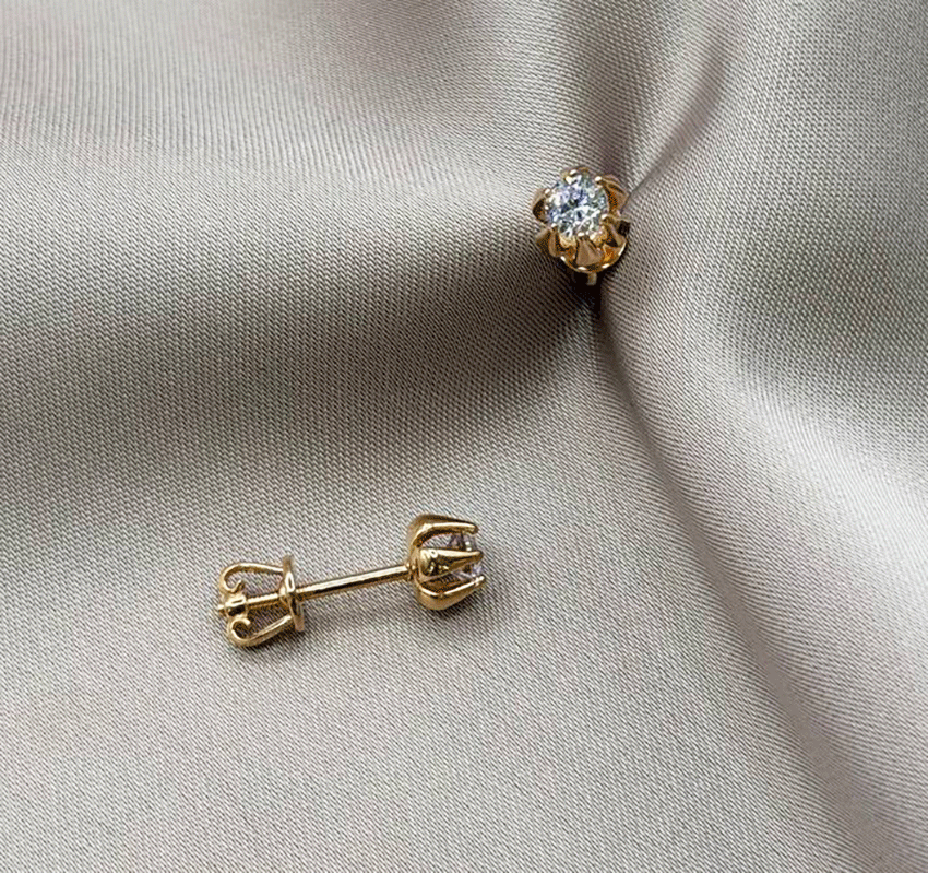Серьги из розового золота с цирконом