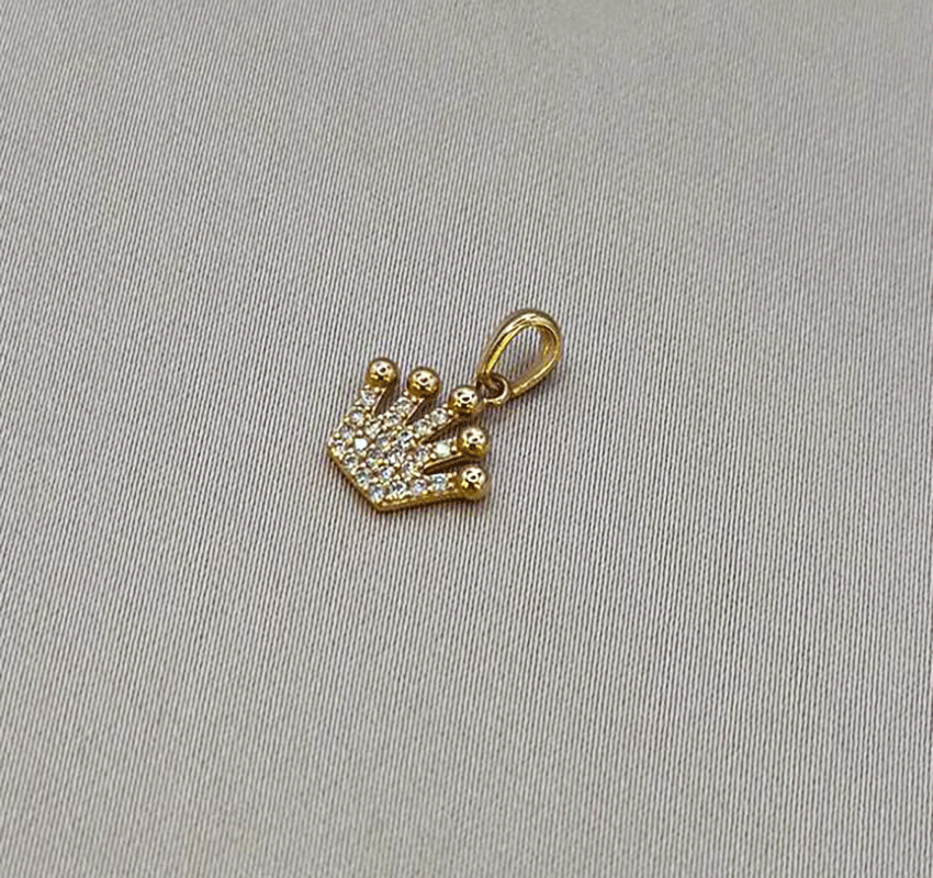 Rose gold pendant with zircon