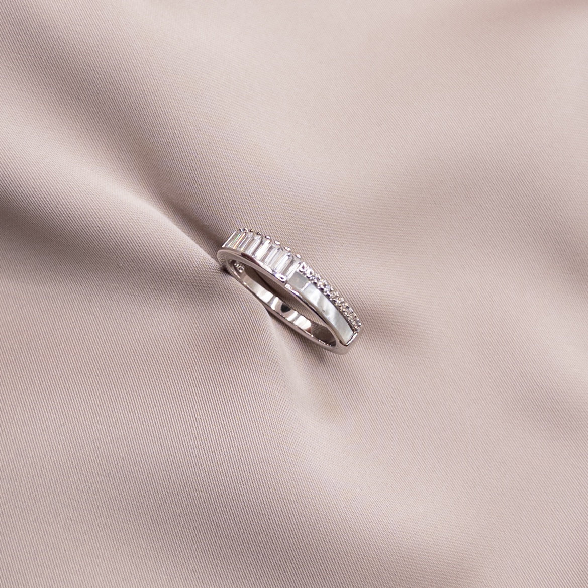 Mother-of-pearl silver set