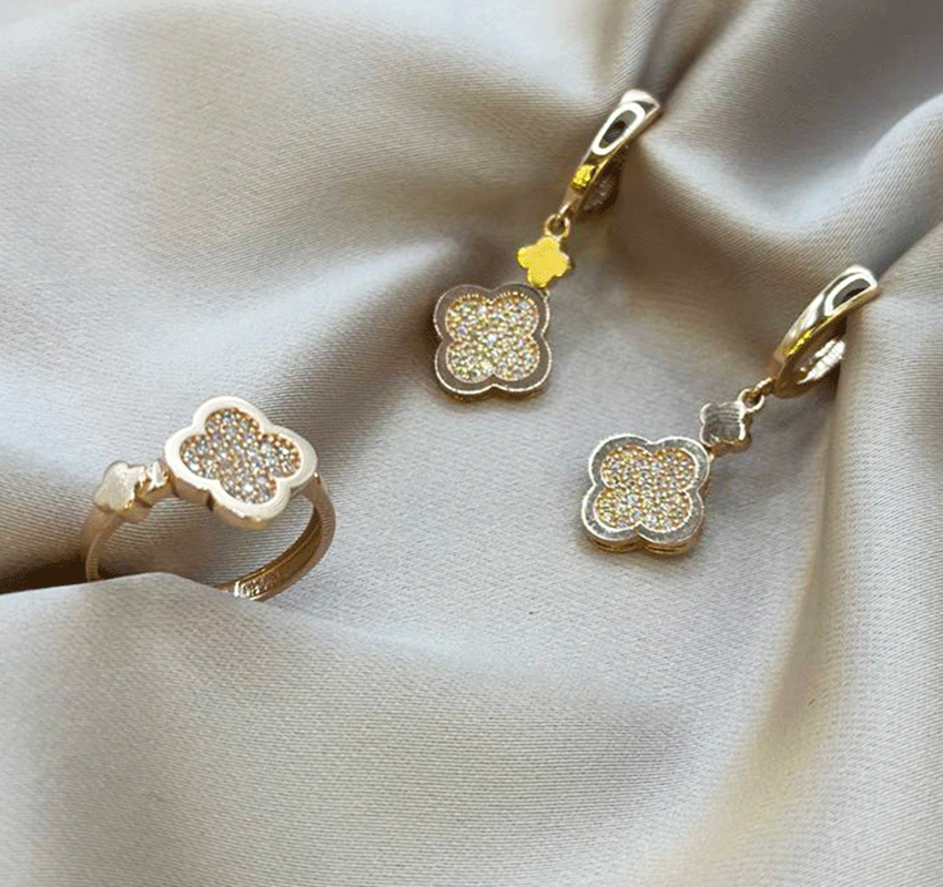 Rose gold set with zircon