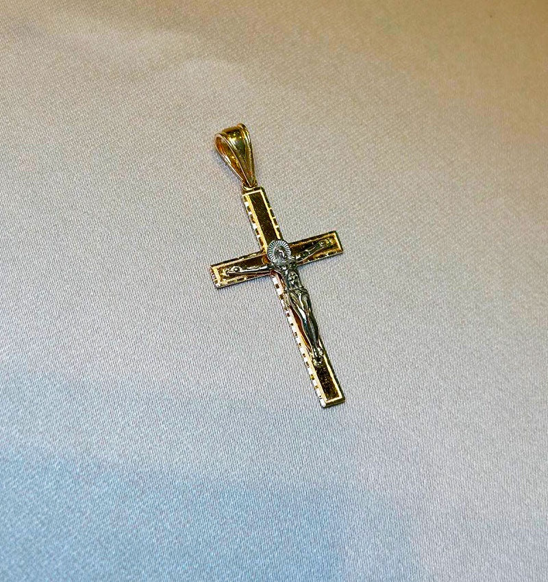 Cruce din aur roz