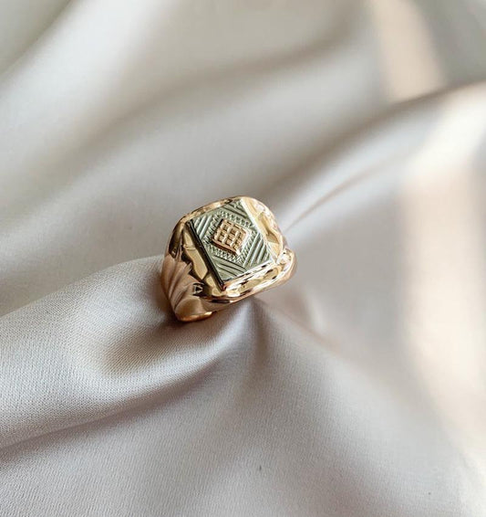 Rose gold set with zircon