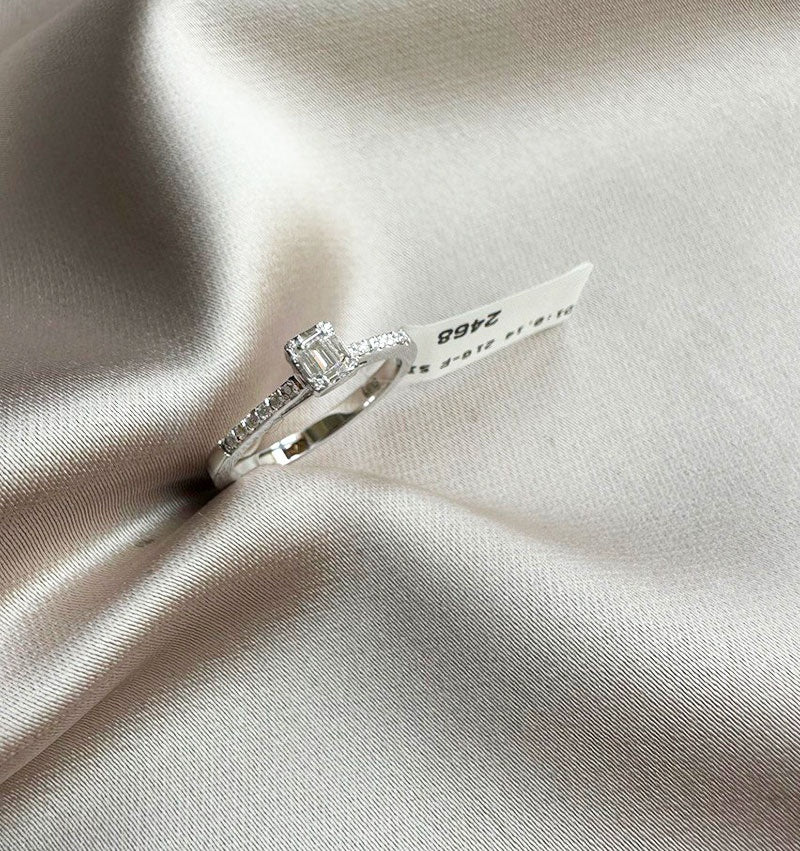 Кольцо из белого золота с бриллиантом 0.14ct