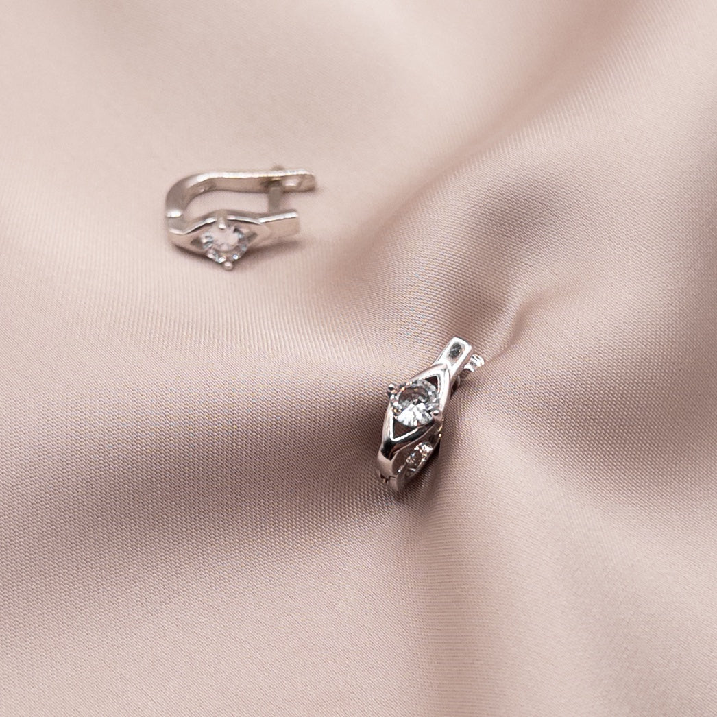 Серьги из серебра с цирконом