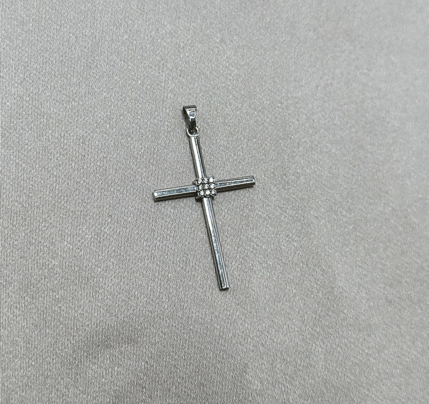 Cruce din aur alb cu zirconiu