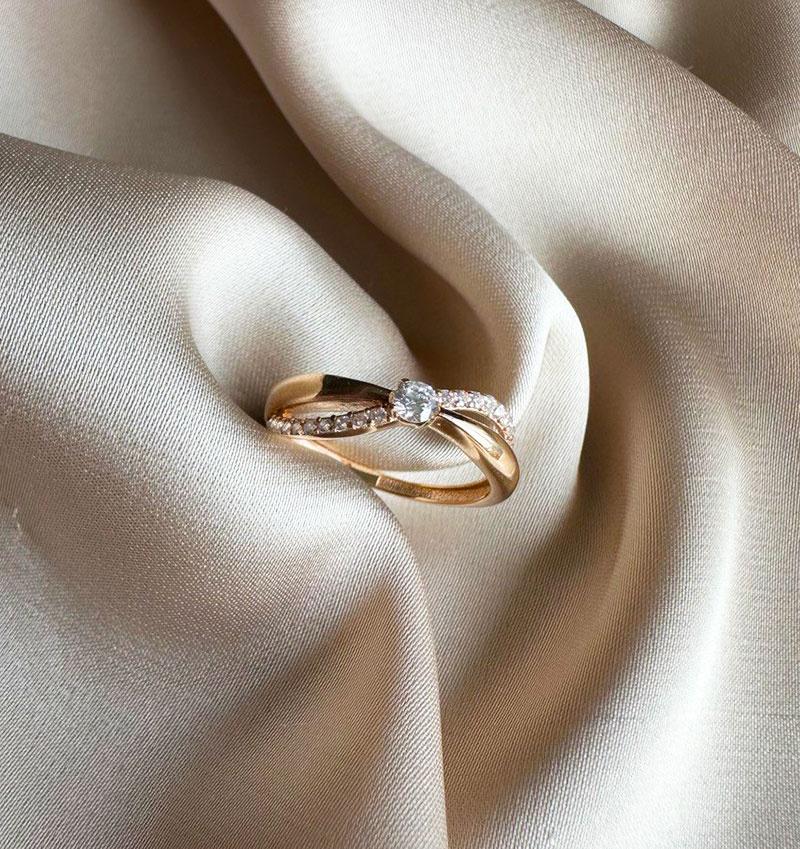 Помолвочное кольцо из розового золота