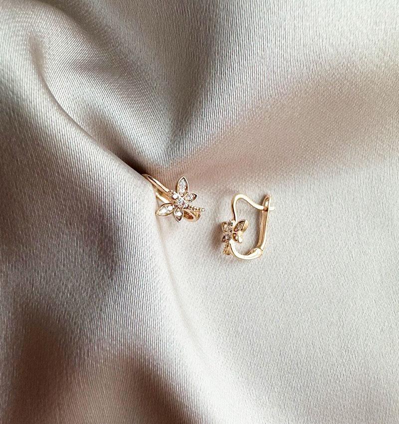 Rose gold earrings with zircon