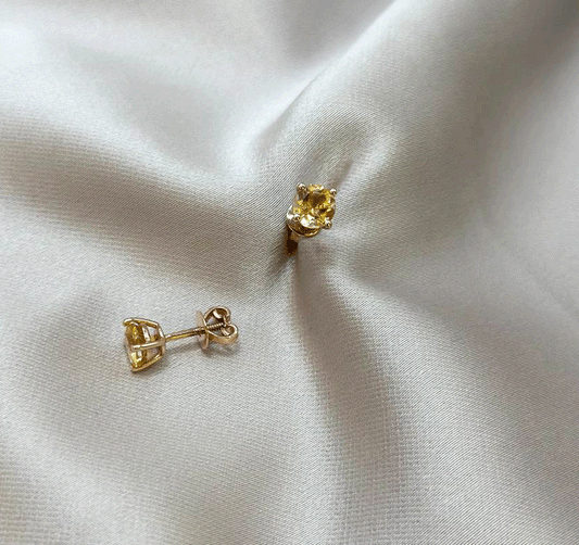 Rose gold earrings with zircon