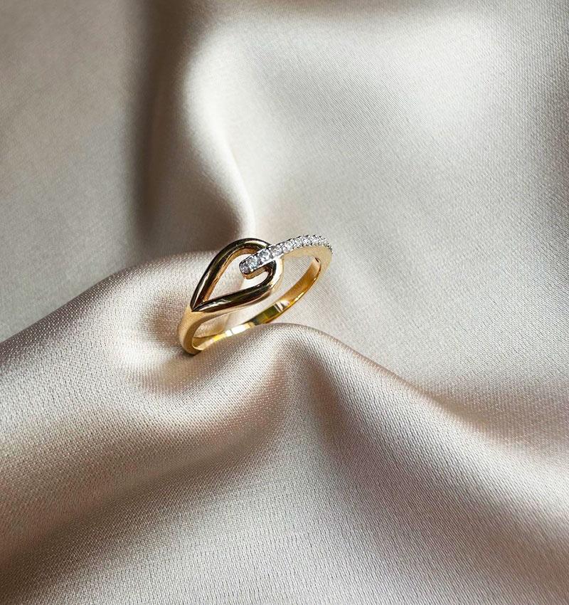 Inel din aur roz cu zirconiu