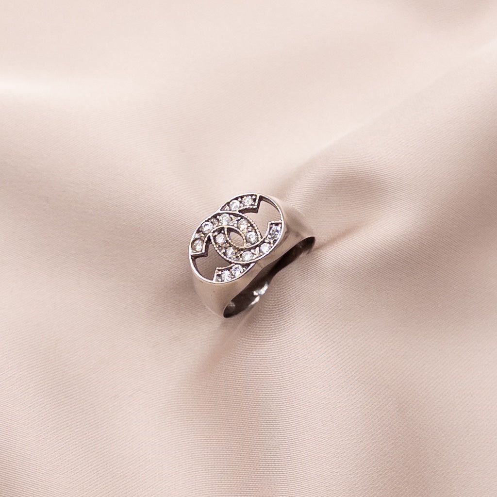 Sterling silver ring with zircon