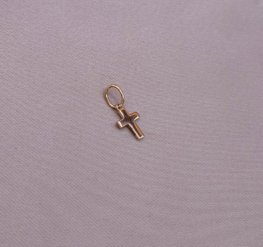 Крестик из розового золота