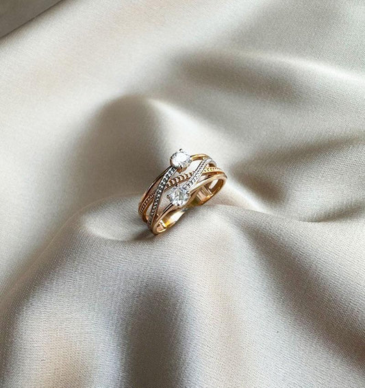 Rose gold ring with zircon