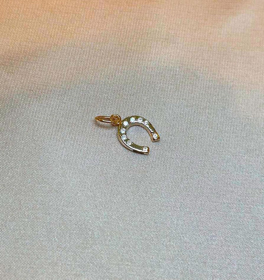 Rose gold pendant with zircon