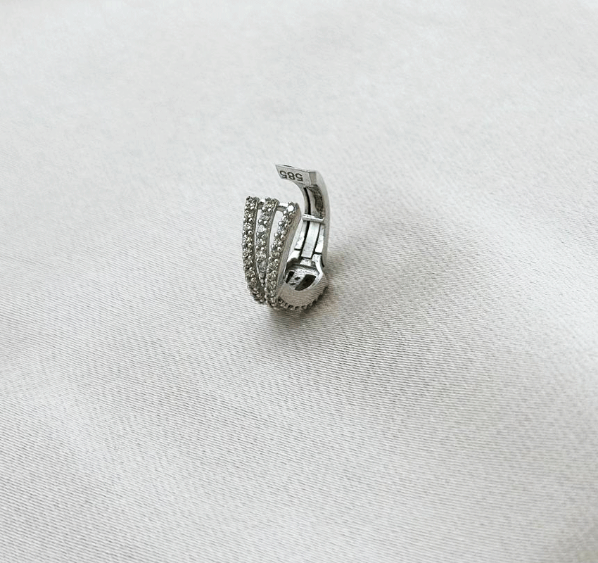 Серьги из белого золота с цирконом