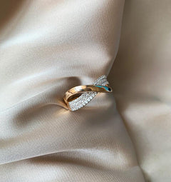 Rose gold ring with cubic zirconia