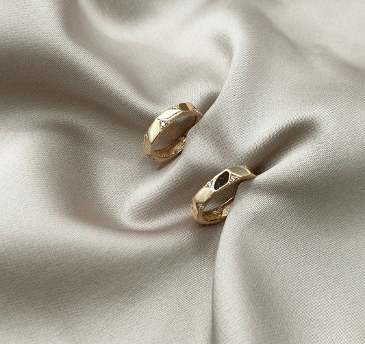 Rose gold earrings with zircon