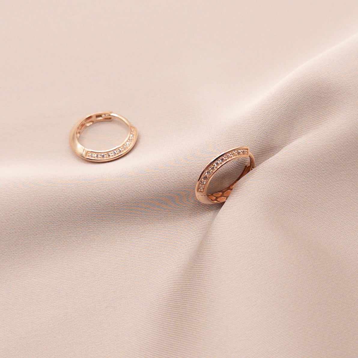 Rose gold earrings with cubic zirconia