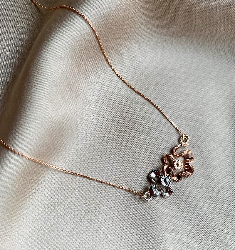 Колье из розового золота