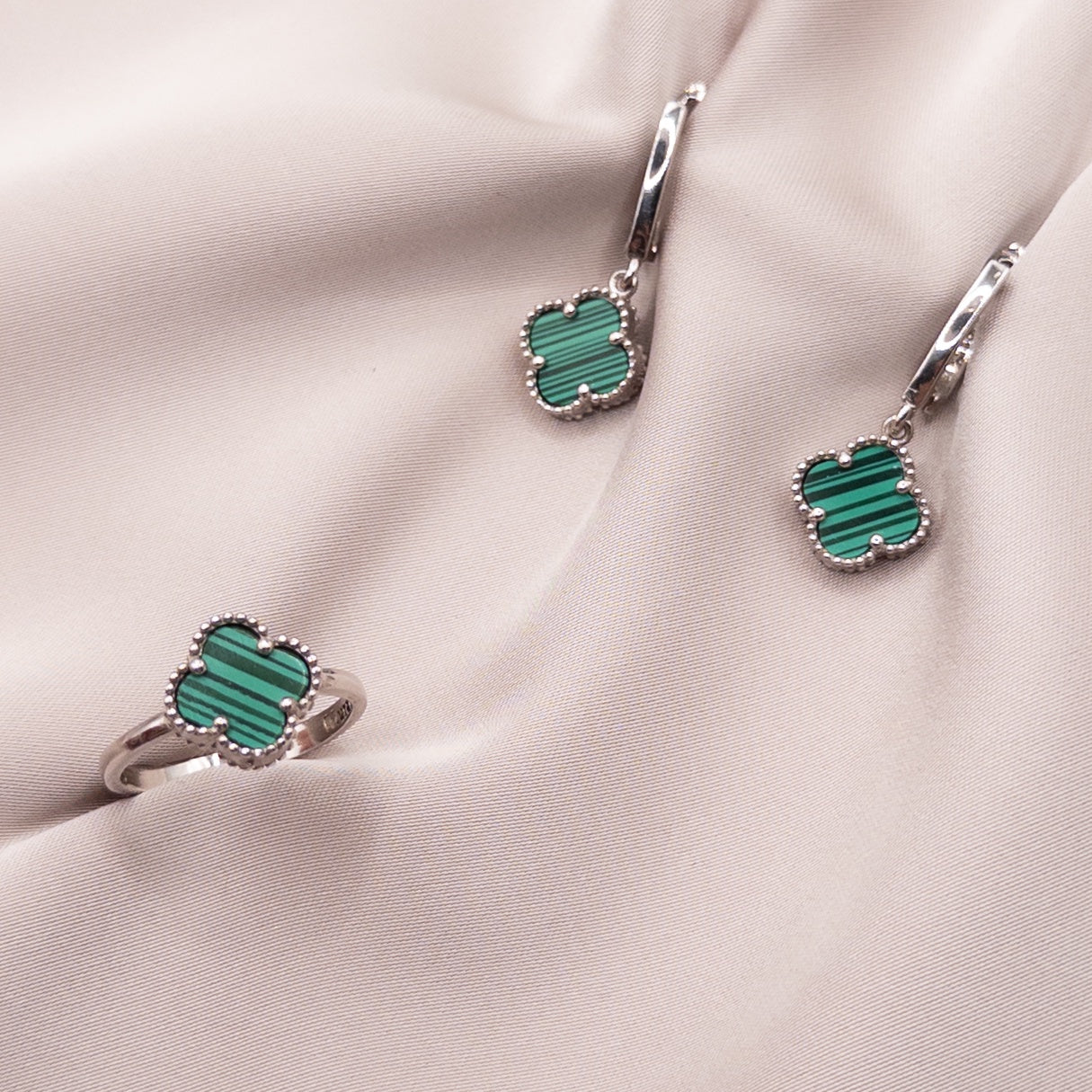 Silver set with malachite