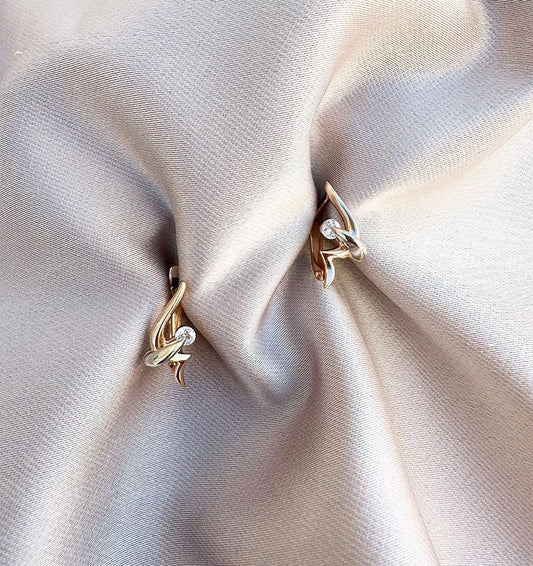 Rose gold earrings with zircon