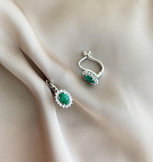 White gold earrings with diamond and emerald 1.06ct