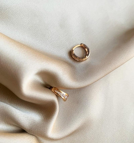 Rose gold earrings with zircon