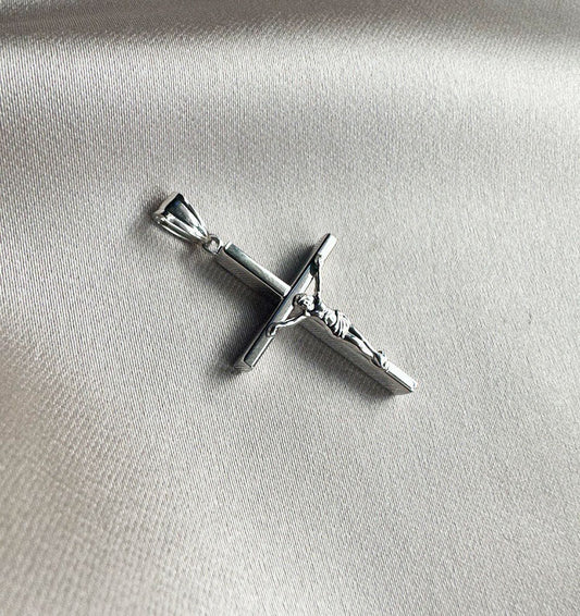 Крестик из белого золота