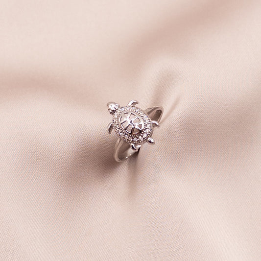 Silver ring with a cubic zirconia