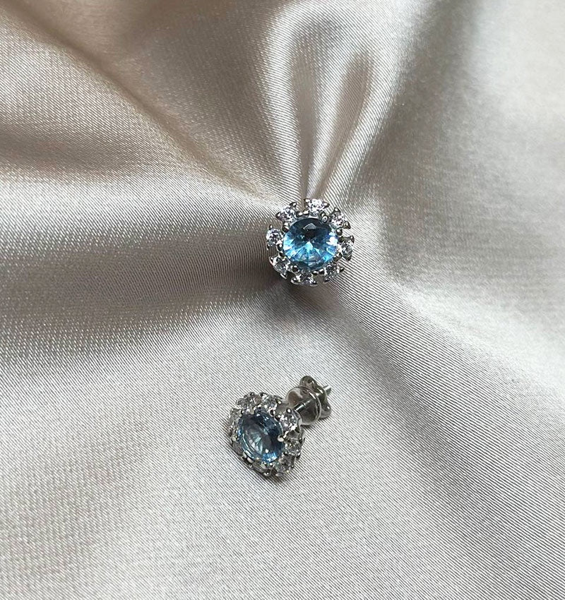 Серьги из серебра с цирконом