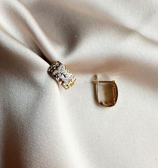 Rose gold earrings with zircon